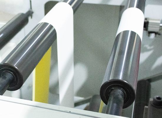 ভালো দাম চকচকে কাগজ জাম্বো মুদ্রণ কাগজ রোল গরম গলিত আঠালো স্বাভাবিক আঠালো অনলাইন